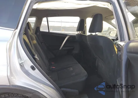 2018 Toyota Rav4 Le z USA, uszkodzony, nr VIN JTMBFREV9JD231764